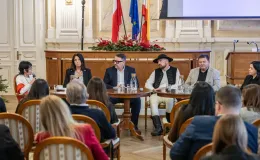 na zdjęciu osoby podczas spotkania