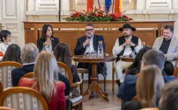 na zdjęciu osoby podczas spotkania