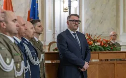 na zdjęciu osoby podczas uroczystości