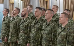 na zdjęciu osoby podczas uroczystości