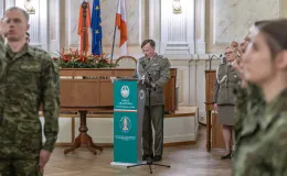 na zdjęciu osoby podczas uroczystości