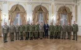 na zdjęciu osoby podczas uroczystości