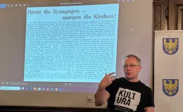 Na zdjęciu promocja książki Witkacego granice 