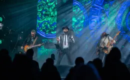 na zdjęciu osoby podczas Sylwestra