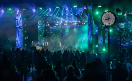 na zdjęciu osoby podczas Sylwestra