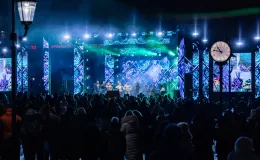 na zdjęciu osoby podczas Sylwestra