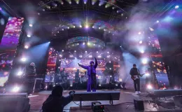 na zdjęciu osoby podczas Sylwestra