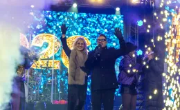 na zdjęciu osoby podczas Sylwestra