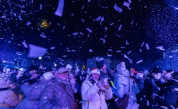 na zdjęciu osoby podczas Sylwestra