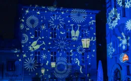 na zdjęciu osoby podczas Sylwestra