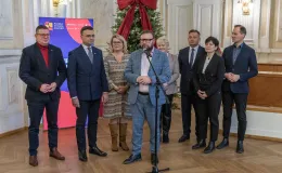 na zdjęciu osoby podczas konferencji