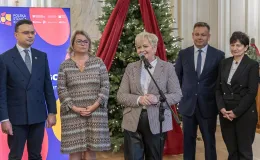 na zdjęciu osoby podczas konferencji