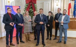 na zdjęciu osoby podczas konferencji