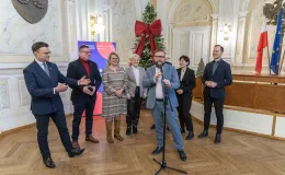 na zdjęciu osoby podczas konferencji