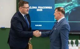 na zdjęciu osoby podczas otwarcia