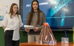 na zdjęciu osoby podczas otwarcia