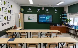 na zdjęciu osoby podczas otwarcia