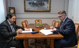 na zdjęciu osoby podczas spotkania