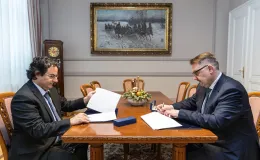 na zdjęciu osoby podczas spotkania