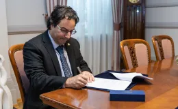 na zdjęciu osoby podczas spotkania