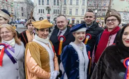 na zdjęciu osoby podczas otwarcia PSK