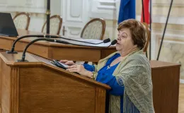 na zdjęciu osoby podczas spotania