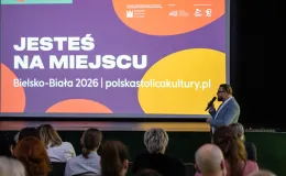 na zdjęciu osoby podczas konferencji