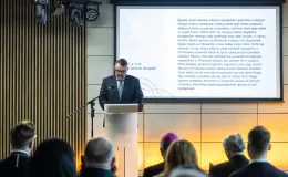 na zdjęciu osoby podczas maratonu