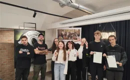 Grupa osób podczas spotkania w Punkcie 11.