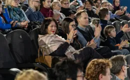 na zdjęciu osoby podczas premiery