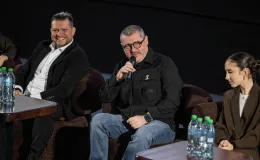 na zdjęciu osoby podczas premiery