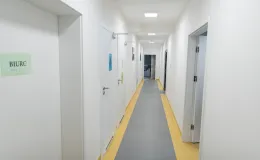 na zdjęciu osoby i wnętrza nowej świetlicy