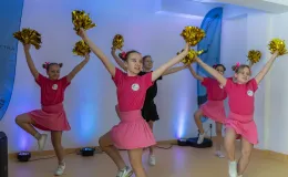 na zdjęciu osoby i wnętrza nowej świetlicy