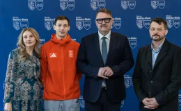 na zdjęciu osoby podczas spotkania