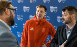 na zdjęciu osoby podczas spotkania