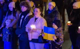 na zdjęciu osoby podczas modlitwy