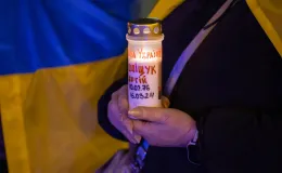 na zdjęciu osoby podczas modlitwy