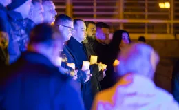 na zdjęciu osoby podczas modlitwy