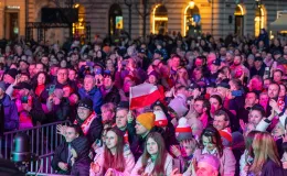 na zdjęciu osoby podczas spotkania ze skoczkiem