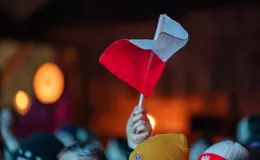 na zdjęciu osoby podczas spotkania ze skoczkiem