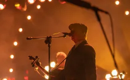 na zdjęciu osoby podczas spotkania ze skoczkiem