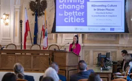 na zdjęciu osoby na spotkaniu