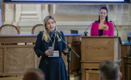 na zdjęciu osoby na spotkaniu