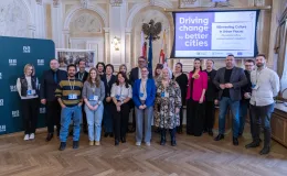 na zdjęciu osoby na spotkaniu