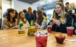 na zdjęciu osoby podczas otwarcie