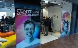 na zdjęciu osoby podczas otwarcie