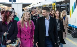 na zdjęciu osoby podczas spotkania