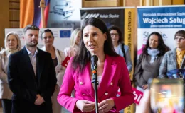 na zdjęciu osoby podczas spotkania