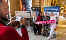 na zdjęciu osoby podczas spotkania