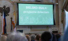 na zdjęciu osoby podczas spotkania